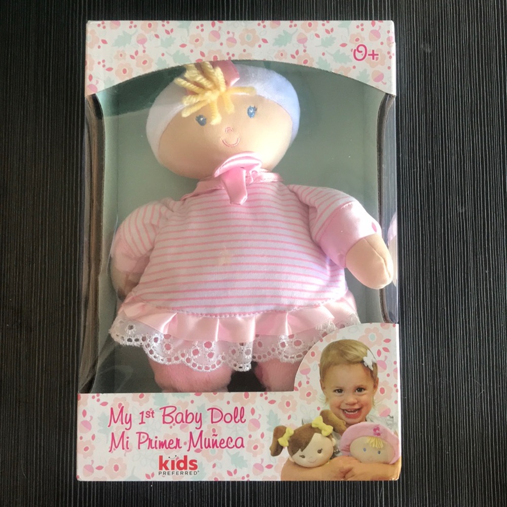 My 1st baby doll 🎀soft body blue eyes yellow hair